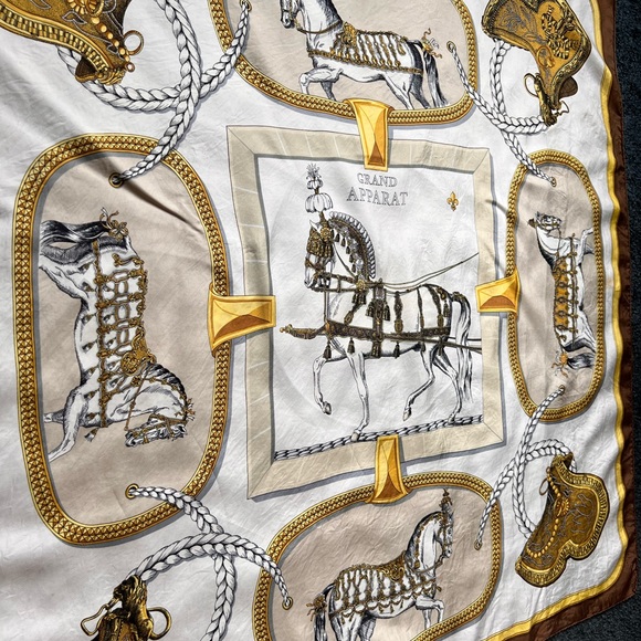 Hermes ‘Grand Apparat’ Scarf. 100% Silk.Equestrian motif. Artist Jacques Eudel. - Picture 3 of 15
